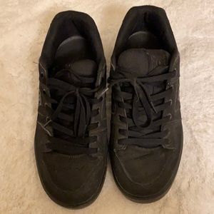 Black DC Shoes